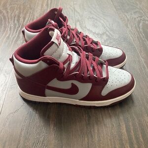 Nike Men’s Dunk High Retro Shoes